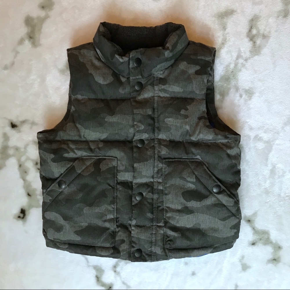 GAP Camo Puffer Vest